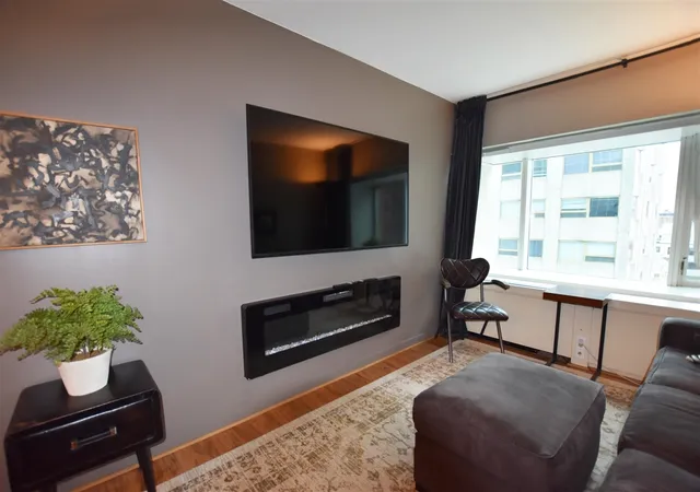 555-e-william-st-6a-ann-arbor-mi-48104-2425/hzid_4d5b308f