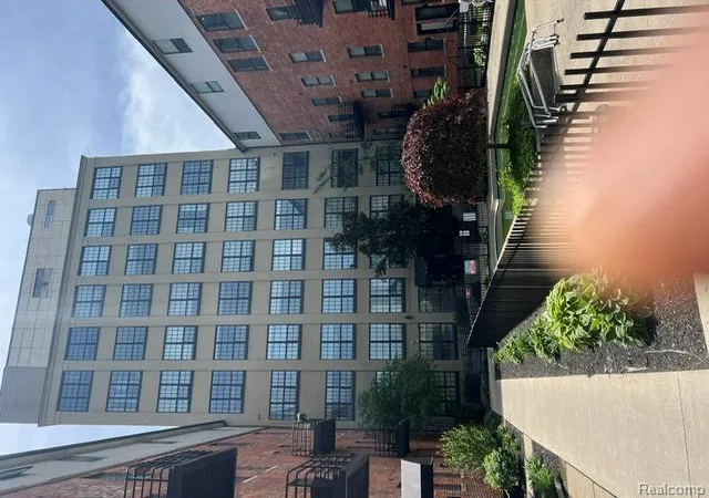 6533-e-jefferson-ave-330e-detroit-mi-48207/hzid_2251203c