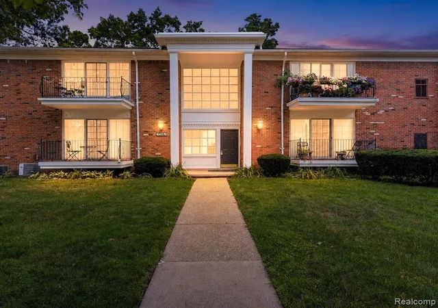 448-n-fox-hills-dr-a-4-bloomfield-hills-mi-48304-1330/hzid_2311a212