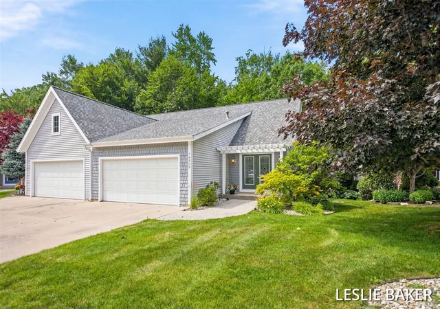 14806-woodswalk-ct-18-spring-lake-mi-49456/hzid_776142c8