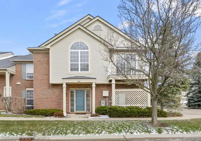 7201-farmingdale-ln-walled-lake-mi-48390/hzid_0e71bd90