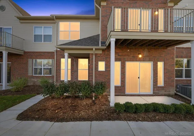 8280-heywood-cir-unit-2-sterling-heights-mi-48312/hzid_4b2e0ea0