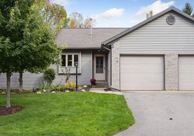 2486-falcon-pointe-dr-grand-rapids-mi-49534/hzid_92c2939e