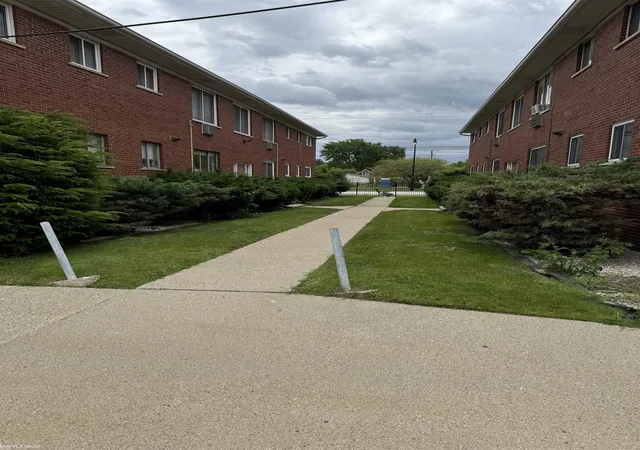 15229-e-9-mile-rd-unit-1b-east-detroit-mi-48021/hzid_ee8f16b2