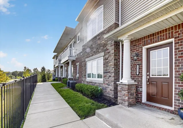 5512-arbor-chase-dr-ann-arbor-mi-48103-3516/hzid_9ac38242