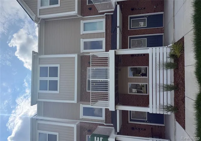 739-canterbury-lane-troy-mi-48085/hzid_21721063
