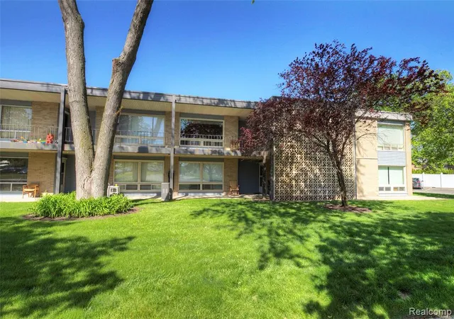 15075-hubbard-st-12-livonia-mi-48154/hzid_651b3a9a