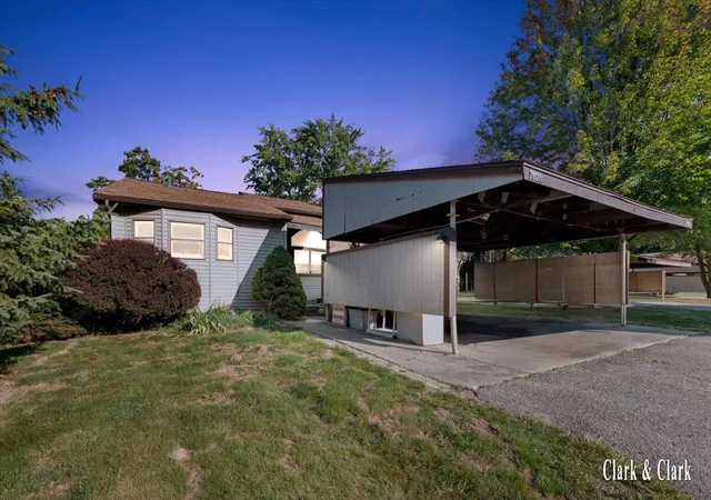 2630-chatham-woods-dr-grand-rapids-mi-49546/hzid_4c73f010