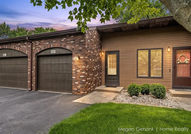 3259-arrowhead-arms-ct-grandville-mi-49418/hzid_632927cc