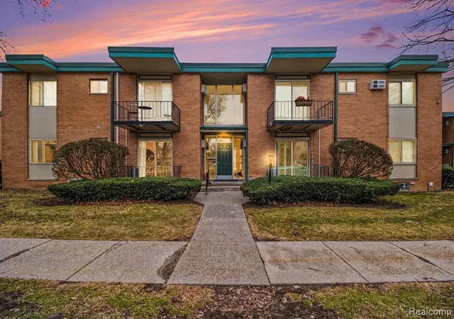 1840-axtell-dr-7-troy-mi-48084-4411/hzid_f83ccacd