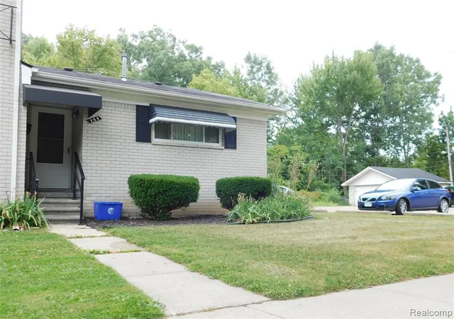 154-s-christine-cir-mount-clemens-mi-48043/hzid_a71b7c84