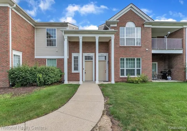 16707-carriage-way-northville-mi-48168/hzid_5b5f3902