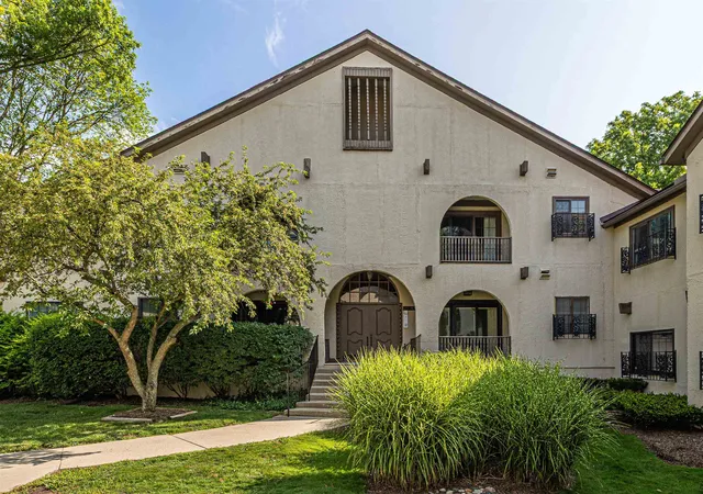 42160-woodward-ave-40-bloomfield-hills-mi-48304-5159/hzid_c5cb0f08