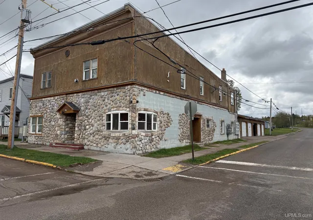 205-207-e-vaughn-st-ironwood-mi-49938/hzid_dc4a4d1f