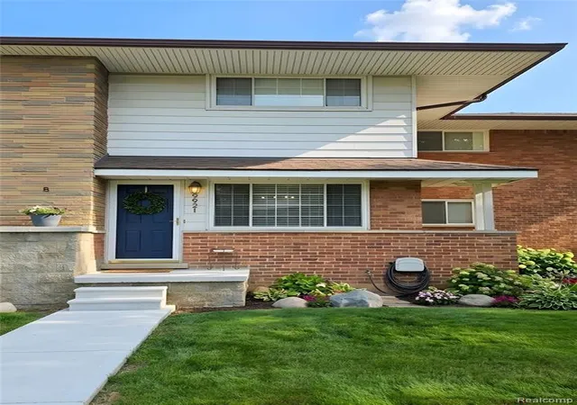 9921-middlebelt-rd-32-livonia-mi-48150/hzid_2cbe070b