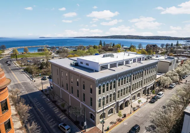 109-e-front-st-213-traverse-city-mi-49684/hzid_5ad49e2e