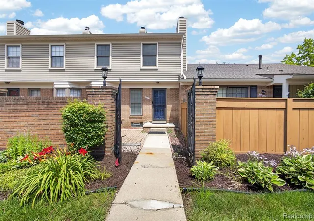 22204-pondview-novi-mi-48375/hzid_2b33dc52