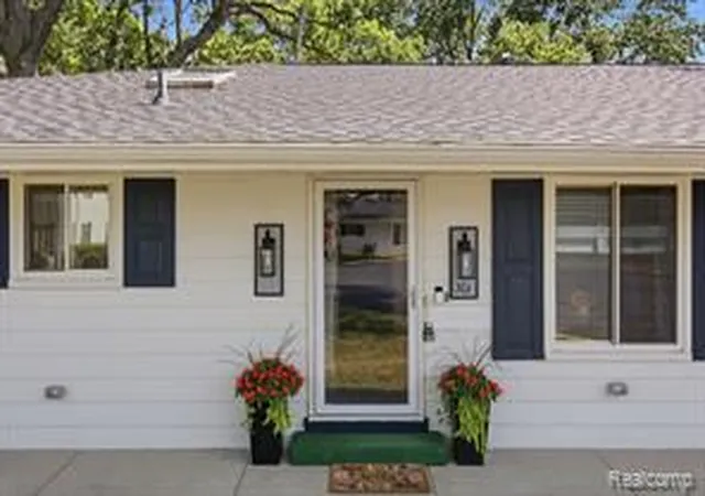 1501-river-rd-301-saint-clair-mi-48079/hzid_e2300364