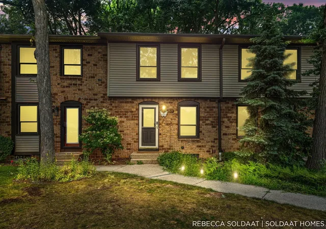 2539-chatham-woods-dr-grand-rapids-mi-49546/hzid_2b539ce3