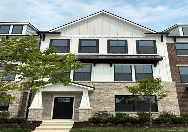 44070-oakmont-dr-plymouth-mi-48170/hzid_22bbe921