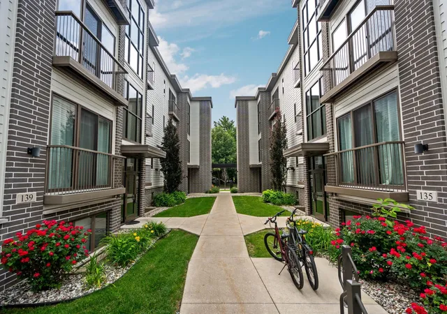 139-e-eighth-st-107-traverse-city-mi-49684/hzid_67617a70