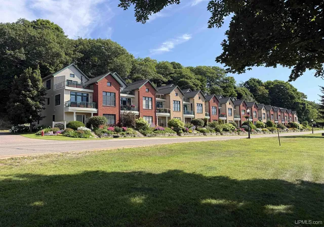 219-n-lakeshore-blvd-5-marquette-mi-49855/hzid_967f20d2