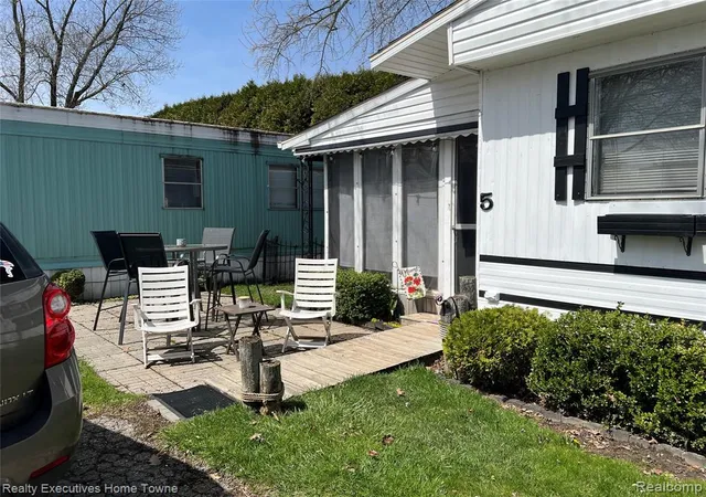 5767-main-st-lexington-mi-48450/hzid_53bc52ac