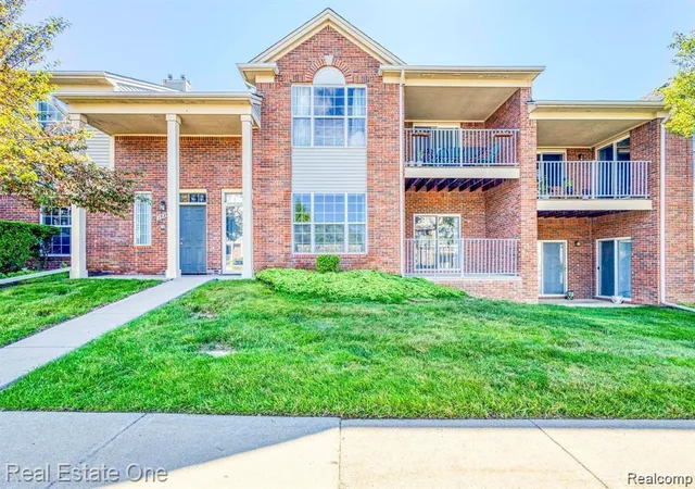 1828-ne-flagstone-cir-40-rochester-mi-48307/hzid_70a58751