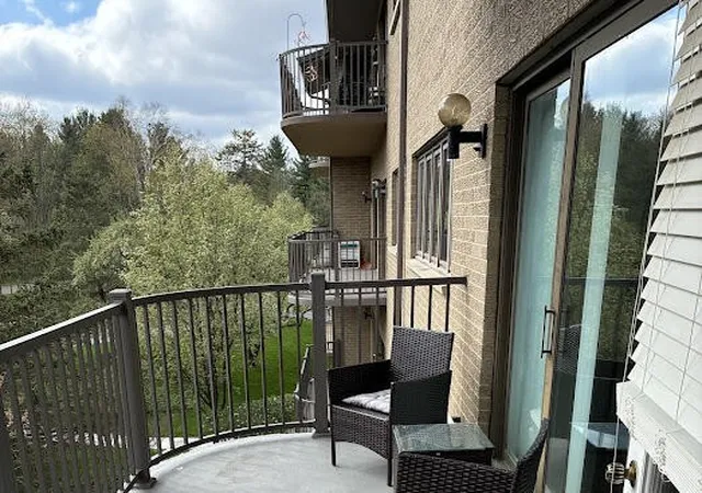 4040-greenleaf-cir-305-kalamazoo-mi-49008-2582/hzid_d5b4b7dd