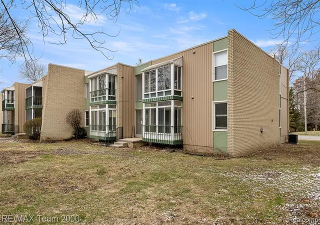 33379-fargo-st-unit-1-livonia-mi-48152/hzid_39ca55d2