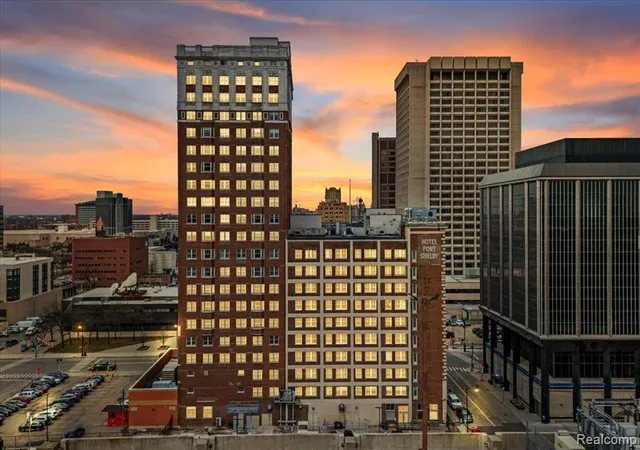 525-w-lafayette-blvd-16d-detroit-mi-48226/hzid_1702c6aa