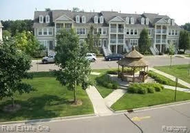 200-park-green-dr-76-lake-orion-mi-48362/hzid_778c4971