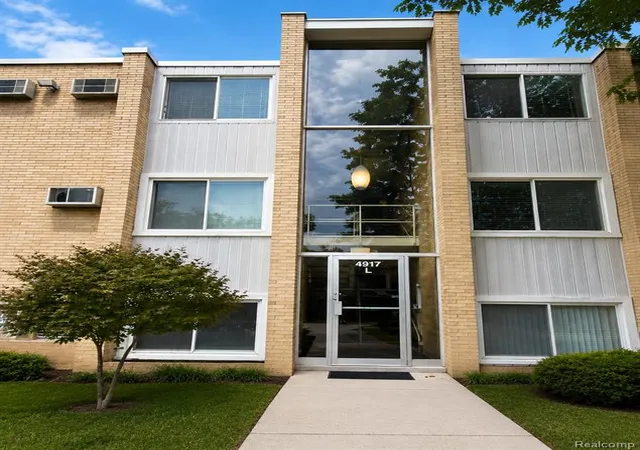 4917-crooks-rd-l5-royal-oak-mi-48073-1253/hzid_fe8b0d69