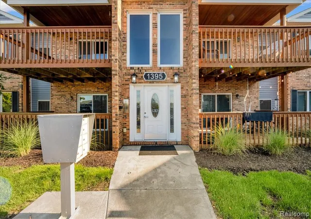 1395-harbour-blvd-137-trenton-mi-48183-2173/hzid_a92398ad