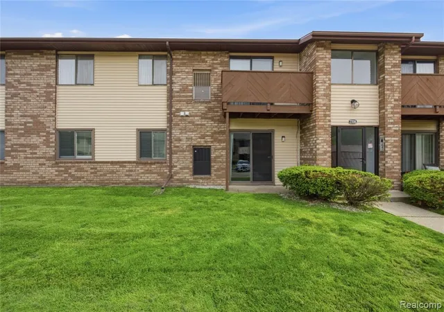 7708-manor-cir-103-westland-mi-48185/hzid_63220ce4