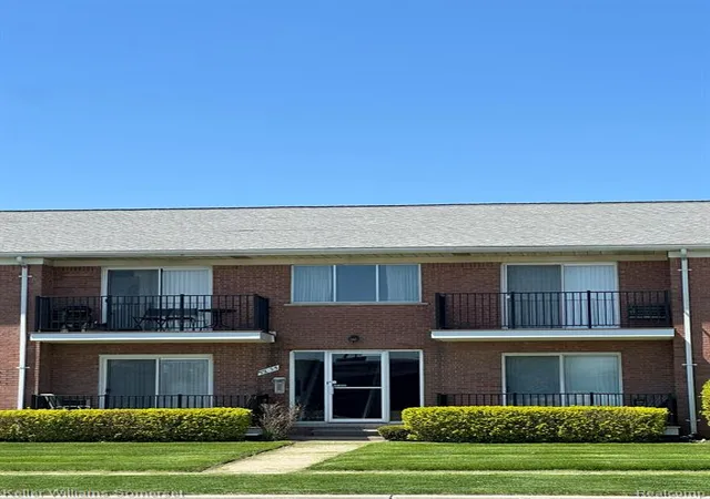 32125-beaconsfield-st-39-roseville-mi-48066/hzid_e585145f