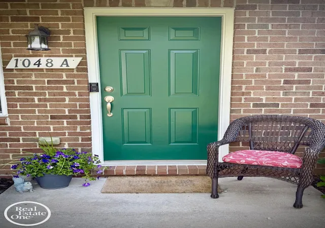 1048-lakepointe-st-a-grosse-pointe-park-mi-48230/hzid_811e9e3e