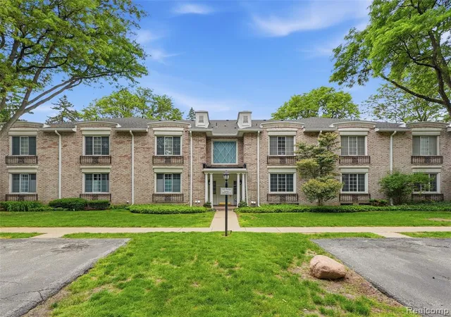 1735-tiverton-rd-10-bloomfield-hills-mi-48304/hzid_18d5b6dc