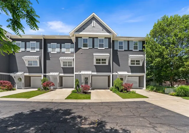 160-keewatin-way-d-douglas-mi-49406/hzid_707d44cf