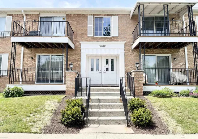 30703-shiawassee-st-73-d-farmington-mi-48336/hzid_c30df9a2