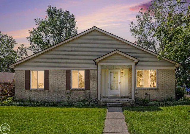 31796-breezeway-dr-25-chesterfield-mi-48047/hzid_b8406645