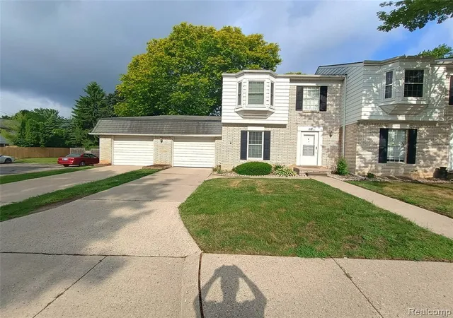 112-stratford-ln-rochester-hills-mi-48309/hzid_0dfe39c8