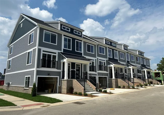 2776-bristol-ridge-dr-37-ann-arbor-mi-48105/hzid_a1ca7730