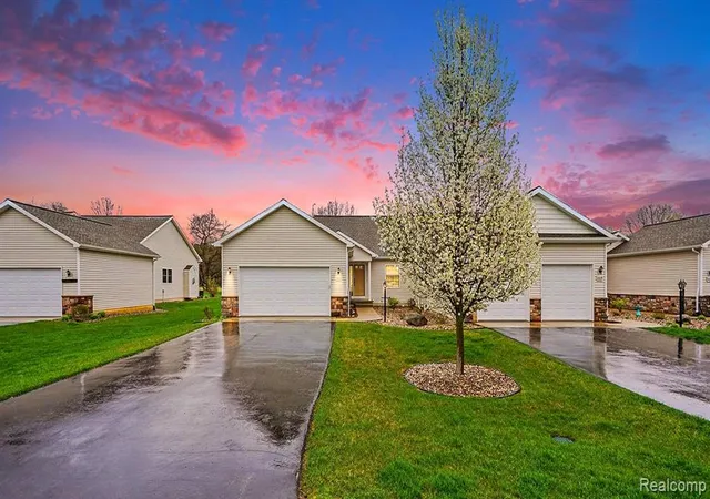 4013-eastbridge-cir-rd-stockbridge-mi-49285/hzid_e79f65d7