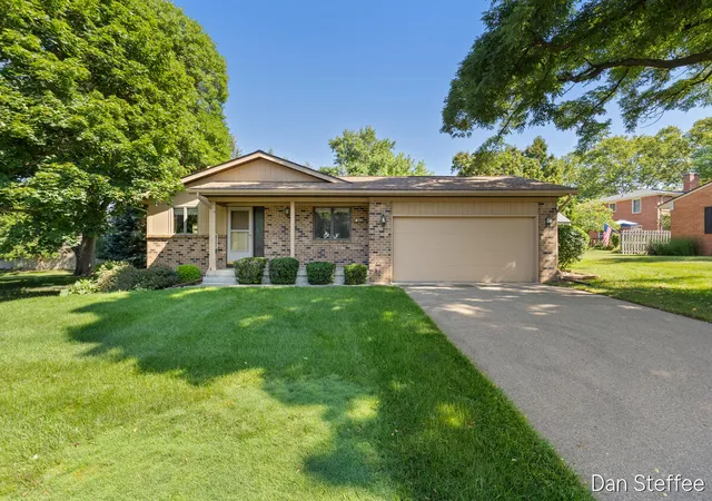 2121-dewberry-dr-grand-rapids-mi-49505-5724/hzid_055c4cfb