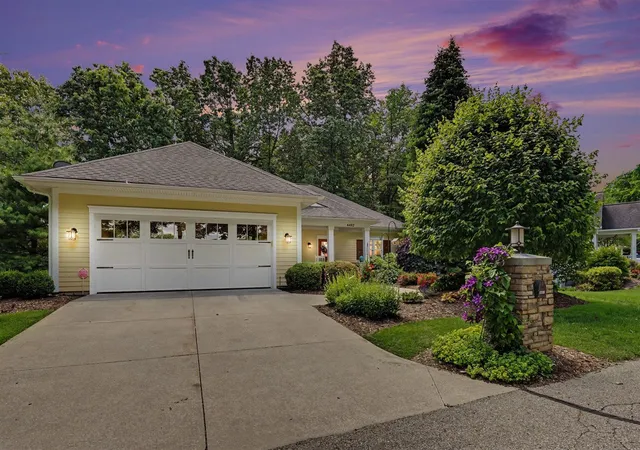 4492-oak-arbor-dr-grand-rapids-mi-49525/hzid_5b2ff7e2
