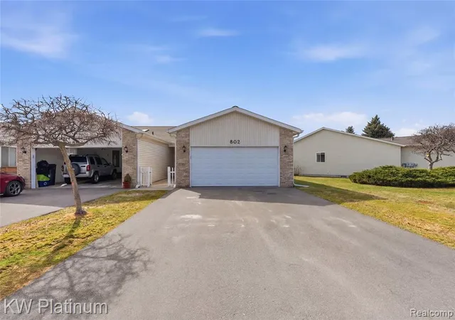 802-crystal-ln-marysville-mi-48040-1536/hzid_f33ef372