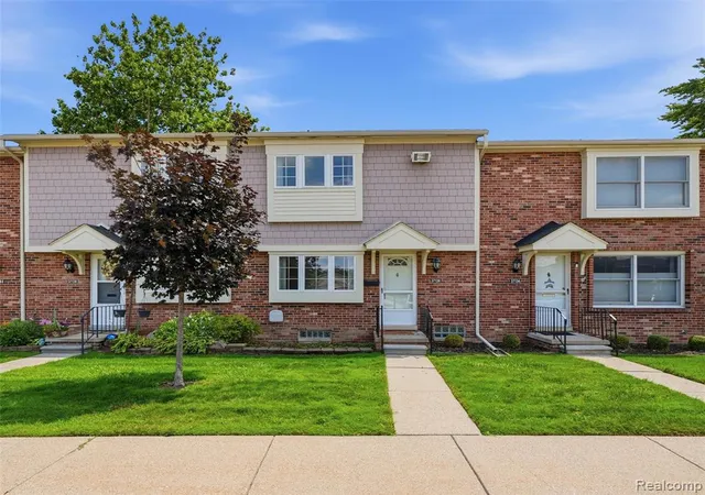 37136-charter-oaks-blvd-clinton-township-mi-48036/hzid_db118672