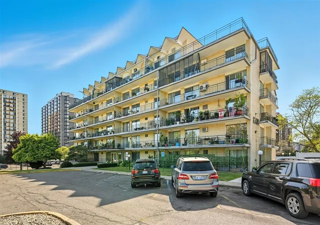 8300-e-jefferson-ave-406-detroit-mi-48214/hzid_660a8509