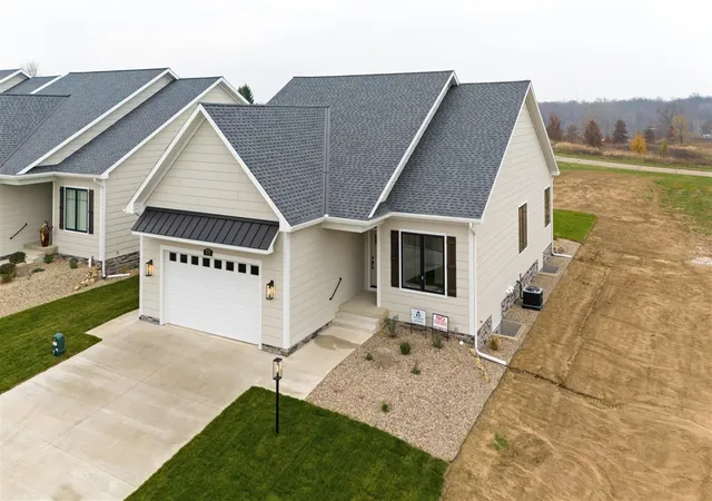 2560-noellyn-dr-berrien-springs-mi-49103-9177/hzid_4086ecc3